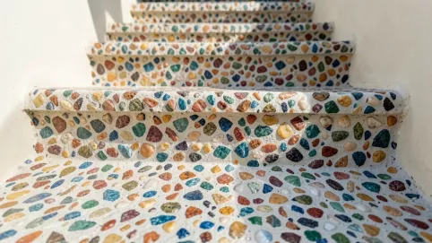 Tynk mozaikowy na schody